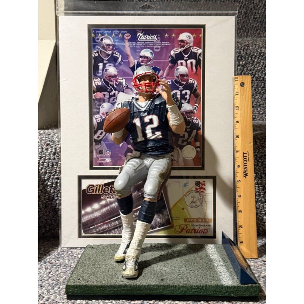 RARE 2005 McFarlane Tom Brady 12" "Hand Off Ball" Variation + Champ Photo